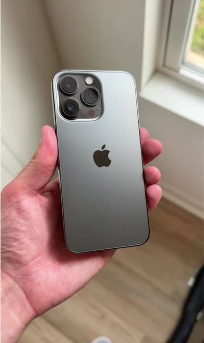 Продам iphone 13pro 256 gb black