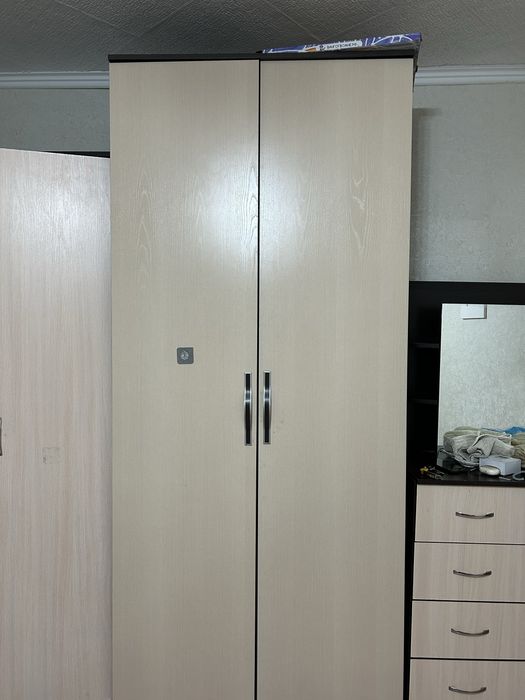 Продам вместительный шкаф