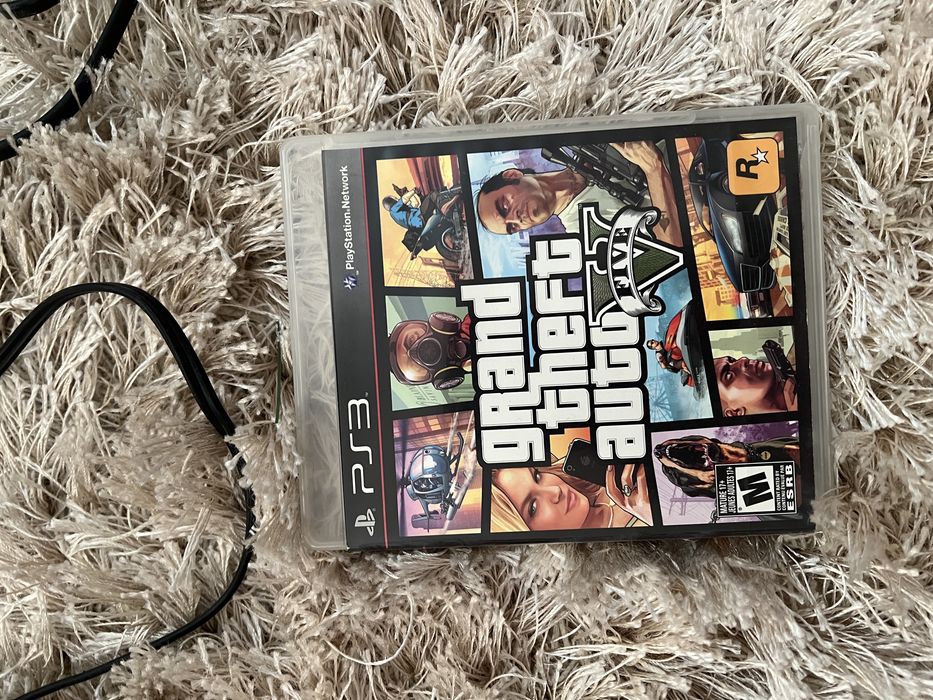 PS3 500GB+ 2 controllere + GTA V