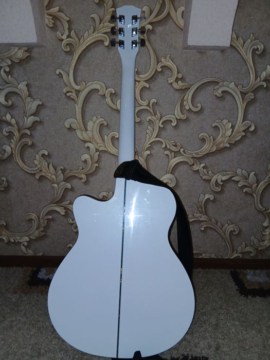 Продаю гитару в хорошем состоянии