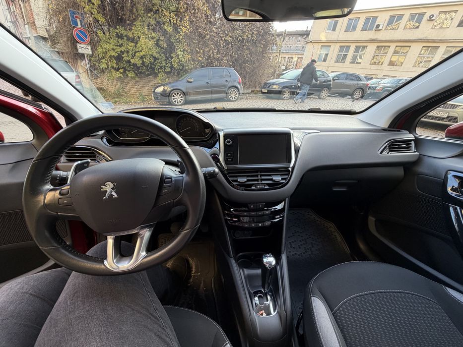 Пежо 208, 2016г,бензин, 54 000 км, първи собственик