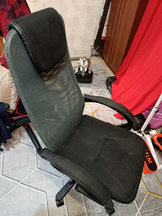 Кресло компьютерное в хорошем состояний