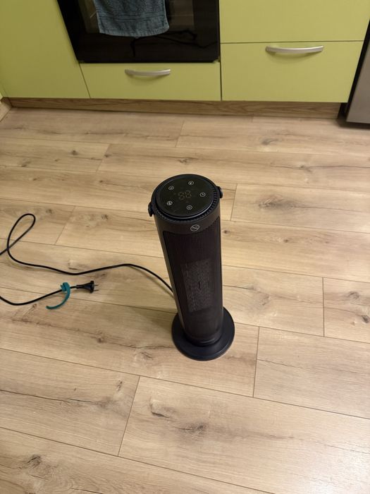 Керамичен вертикален конвектор / духалка VONROC EH515AC, 2000W, LED