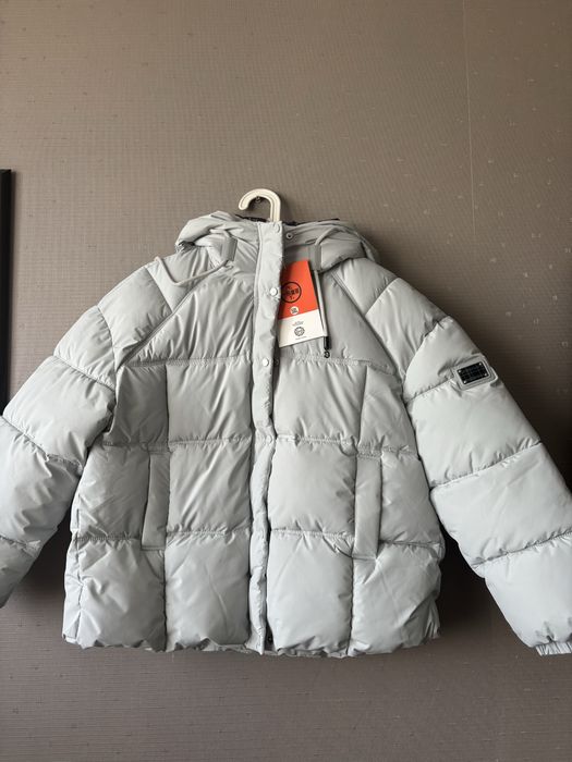 Продам зимнию куртку для девочки