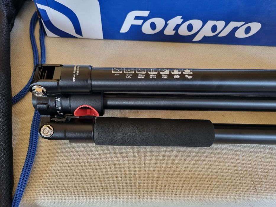 Trepied aparat foto/video. Nou.