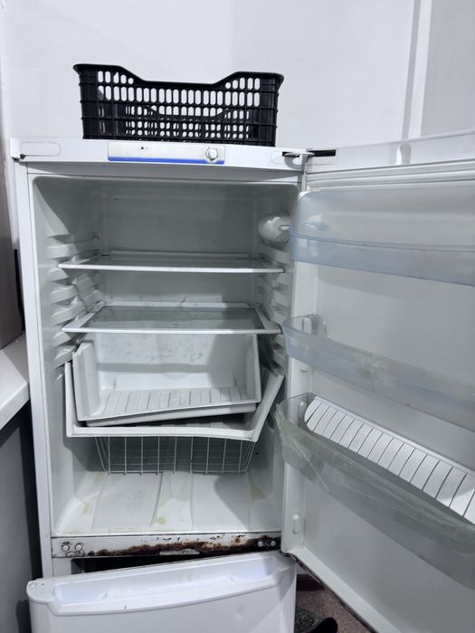 Холодильник indesit