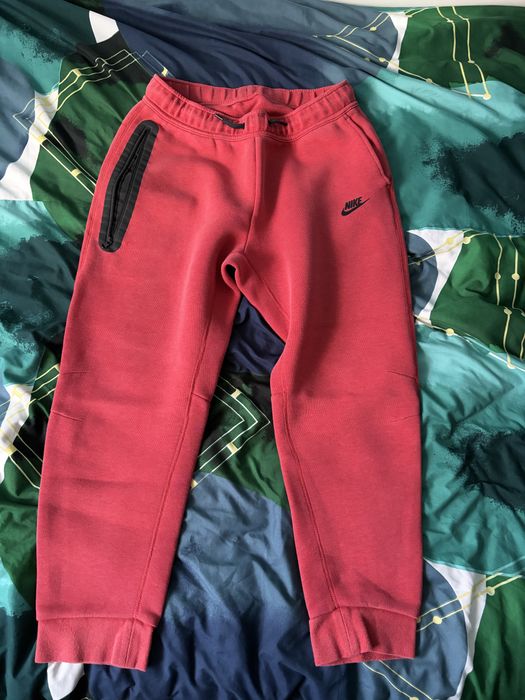 Pantaloni nike tech
