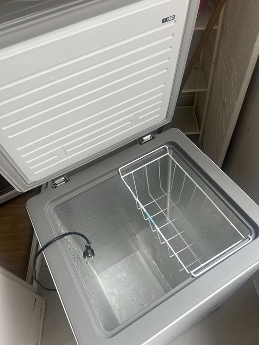 Продам морозильную камеру  99 литров