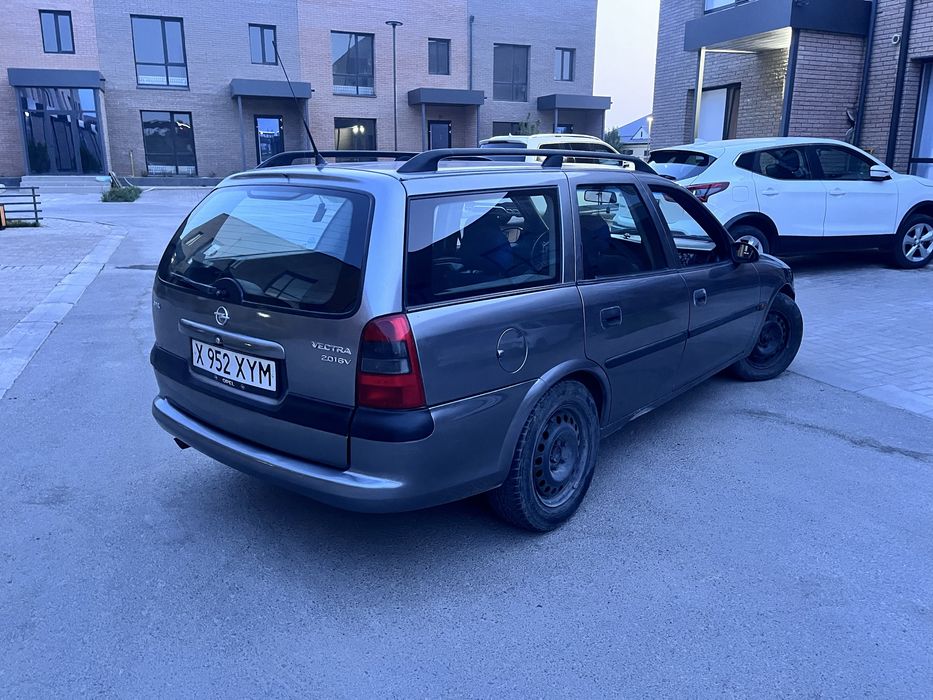 Opel vectra b универсал 1998 2.0L автомат у