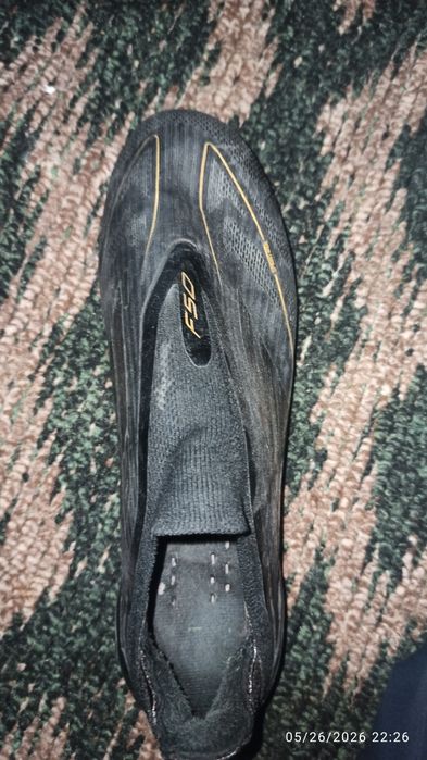Adidas F50 butsa sotiladi