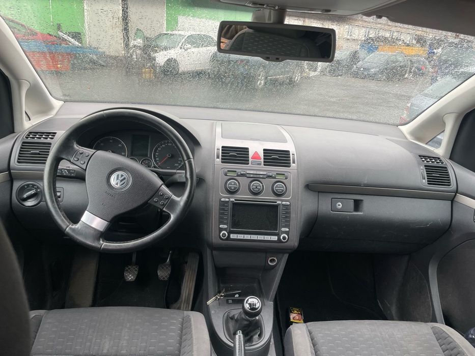 Consola centrala Volkswagen Touran 1 (facelift) (2006 - 2010)