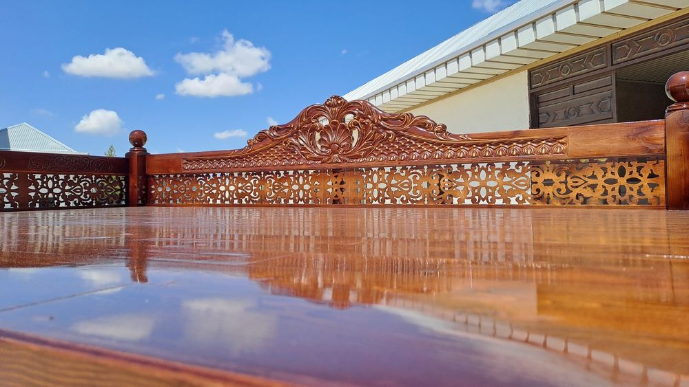 Тапчан, Крават, Сурилар Бухоро шахарда