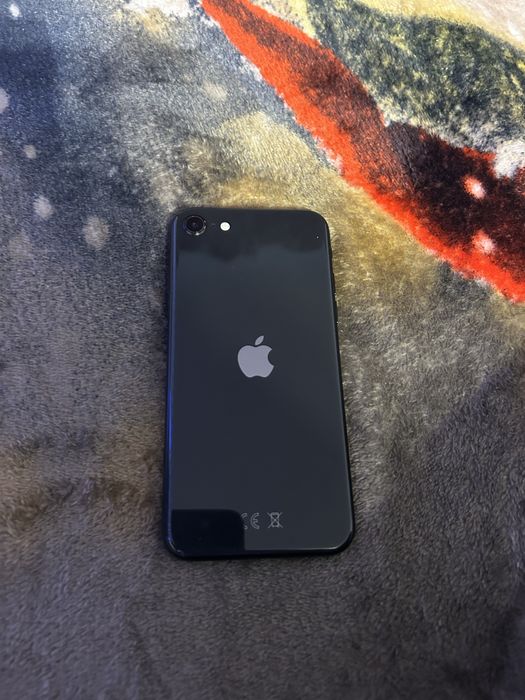 Vand iphone se 3 de piese