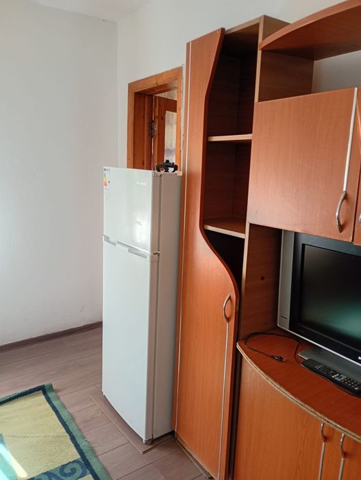 Închiriez garsoniera