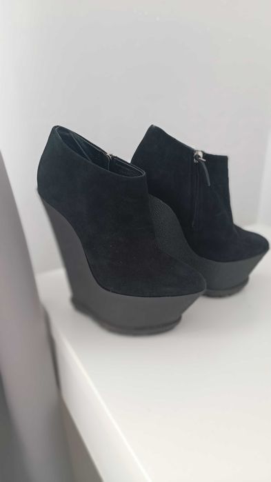 Дамски официални обувки известна марка