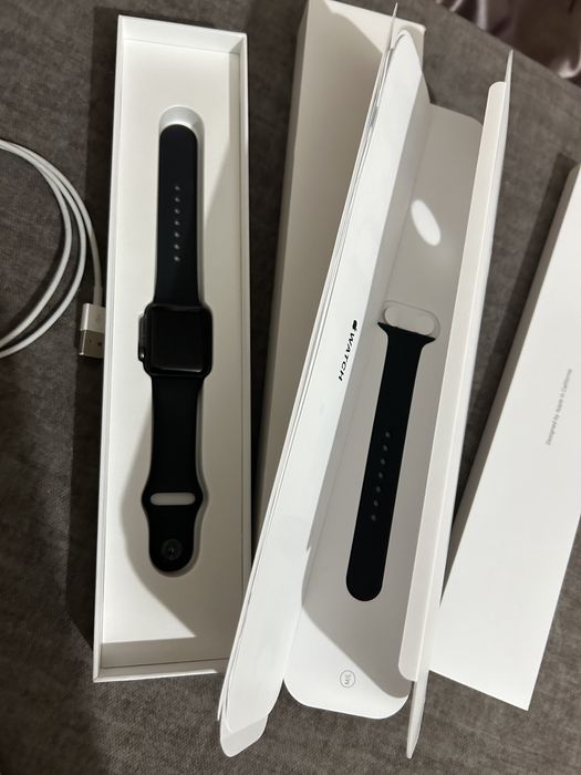 Продаю Apple Watch 3 series