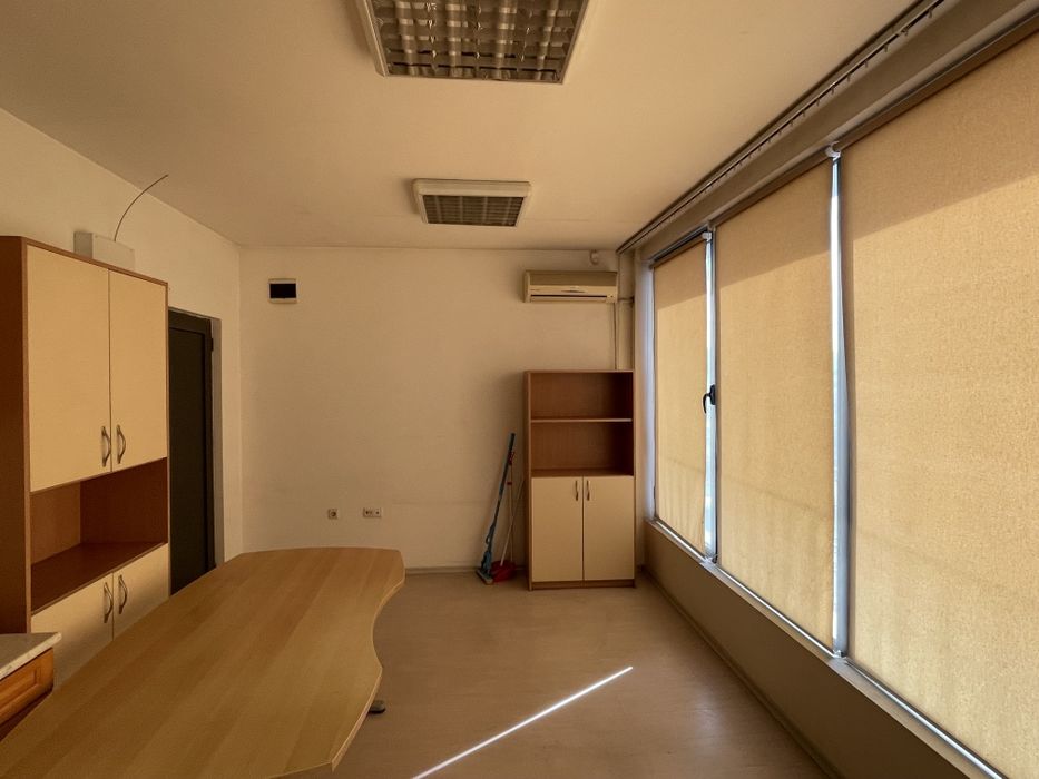 Дава се под наем Офис в Благоевград, Струмско - 22 кв.м за 1500 € - Снимка #1