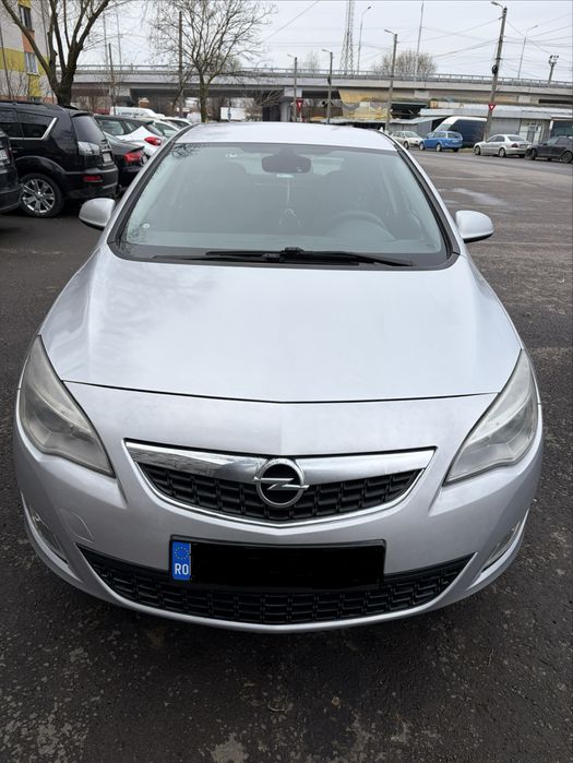 Opel Astra J 1.7 CDTI 110 CP | 2011 | Pilot automat| 6 trepte | senzori parcare