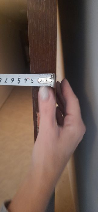 Продава се входна дървена врата 49 лев.