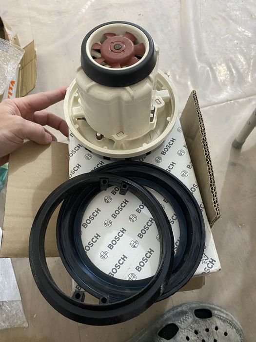 Продам двигатель на пылесос Bosch gas 35 l sfc +.