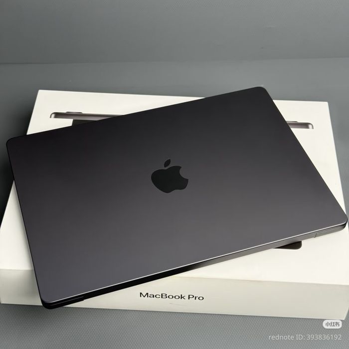 Macbook Pro M3 srochna sotiladi