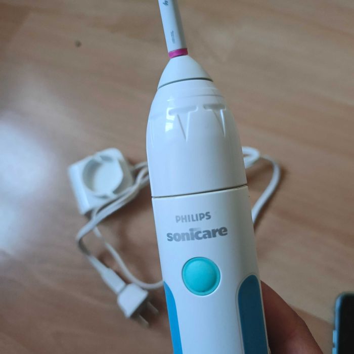 Зубная щётка Phillips sonicare