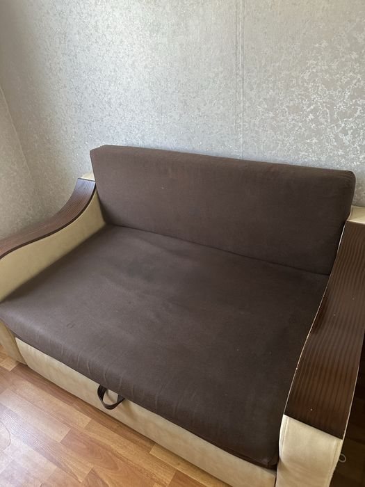 Продам диванчик .