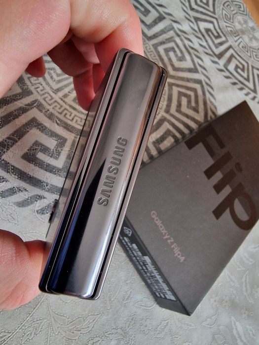 Samsung Z Flip 4 Перфектен