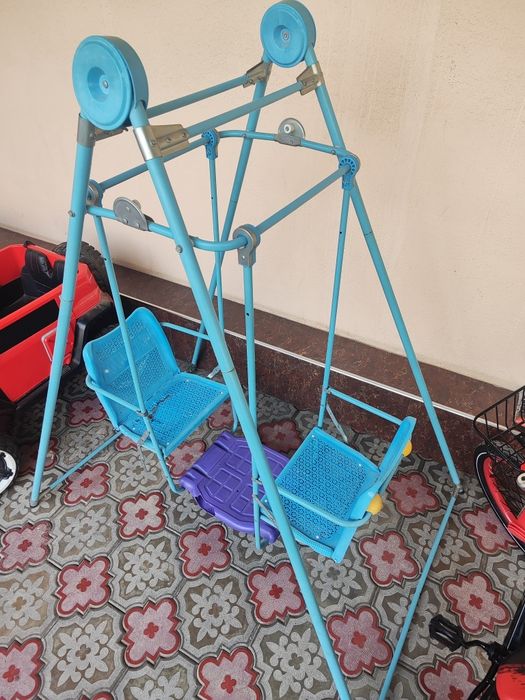 Продам Качелю двойные детский