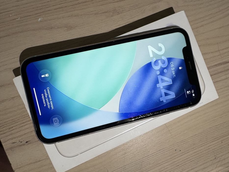 Продам IPhone 11 128GB