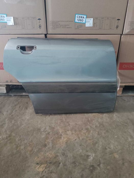 Продам дверь на Ауди 80