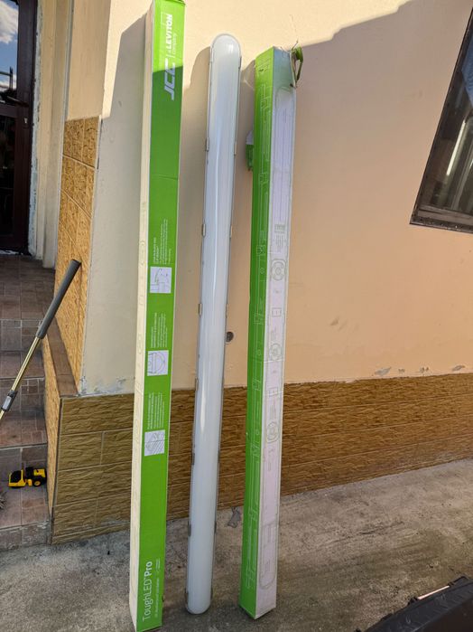 Becuri hala led 180 cm