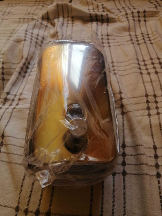 2 броя диспенсър за сапун