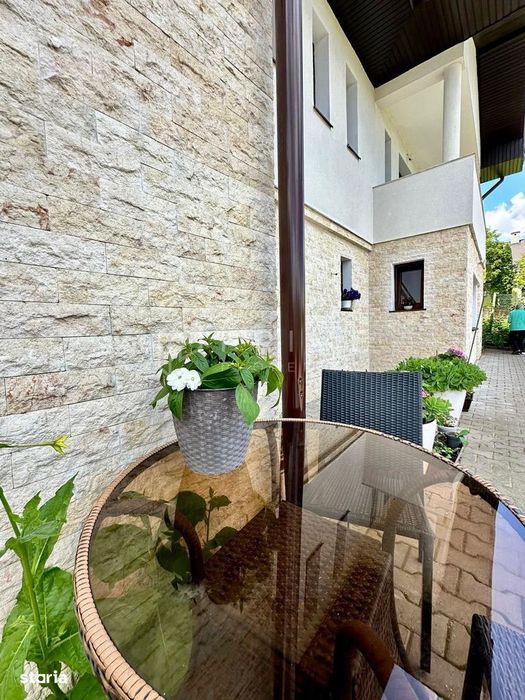 Casă cu 3 camere de închiriat pentru cazare muncitori, în Corunca