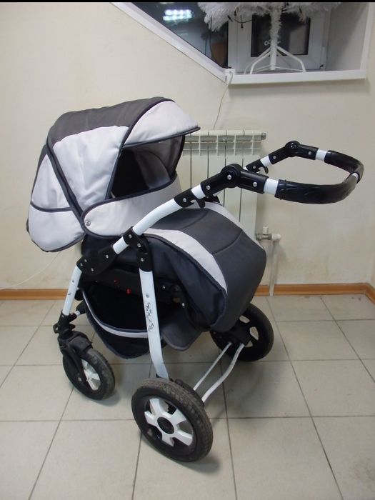 Детская коляска в хорошем состоянии