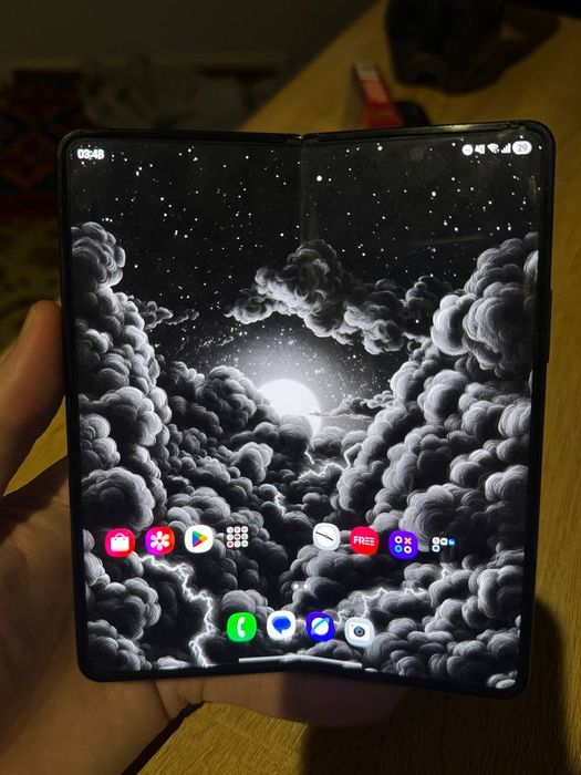 Samsung galaxy z fold r 256
