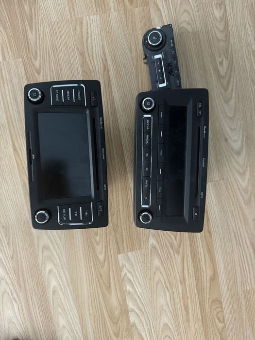 Casetofoane skoda octavia 2 in stare buna de functionare . Detin codurile lor