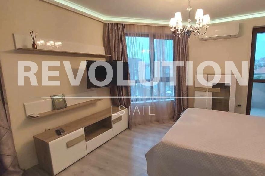 Дава се под наем Тристаен апартамент в Варна, Колхозен пазар - 78 кв.м за 698.19 € - Снимка #2