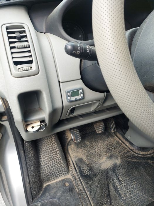 Бус - Opel Vivaro