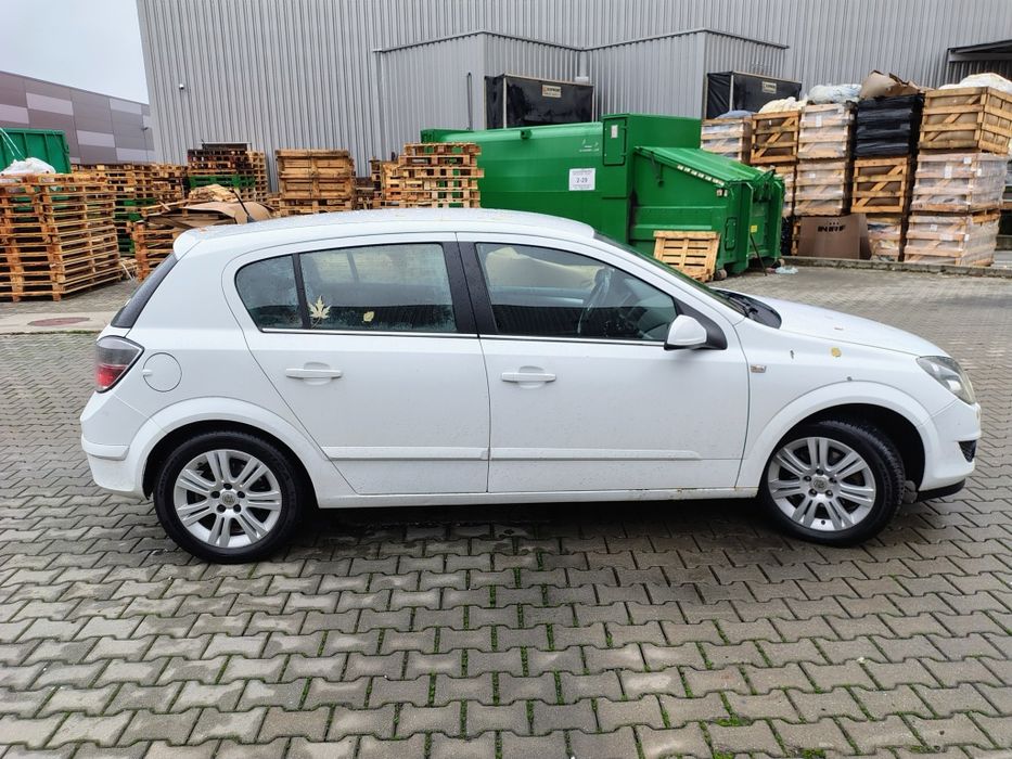 Opel Astra H  2009  1.6 benzina 116CP