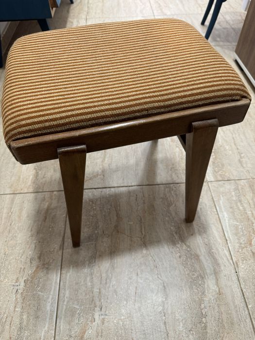 Табуретки ретро за реставрация