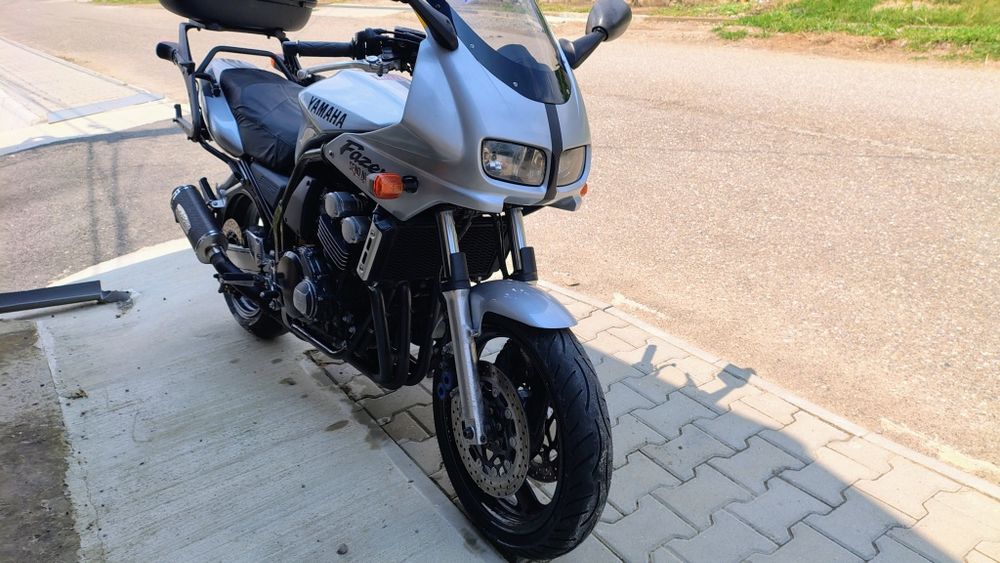 Yamaha FZS 600 Fazer  FZ6