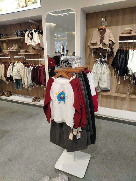 Оборудование в магазин одежды