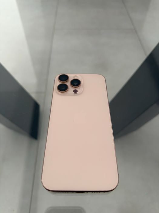 iPhone 16 Pro Max desert titanium 256GB • baterie 94% • neverlocked •