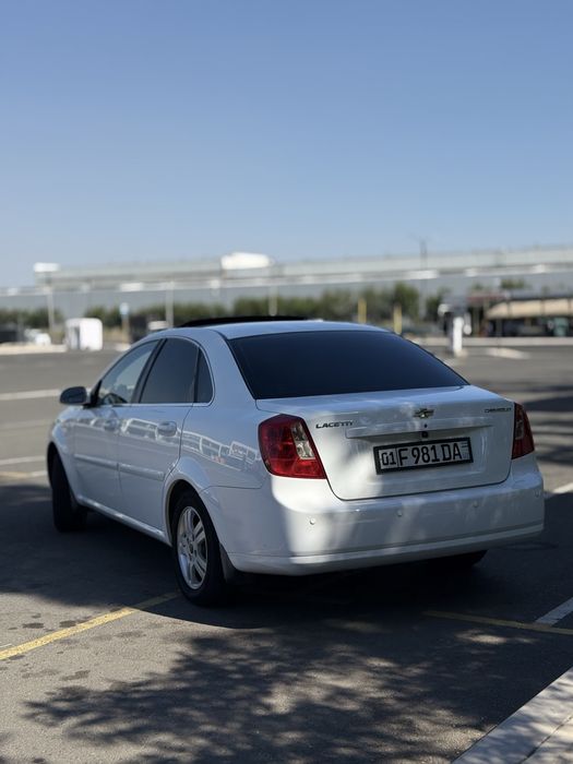 Lacetti salondan  bitta qo’l sotiladi!