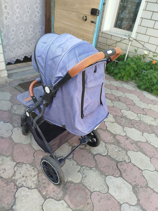 Коляска прогулочная