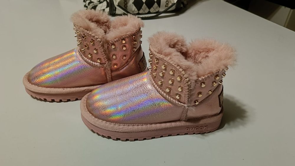 Детские розовые угги