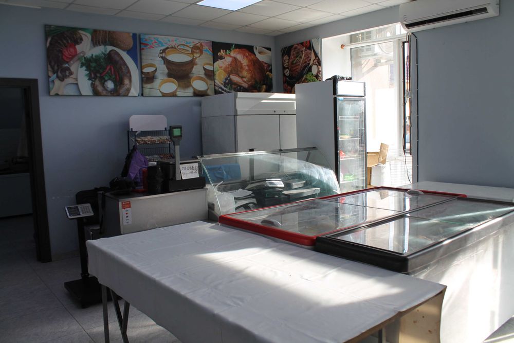 Сдается в аренду мясной магазин.