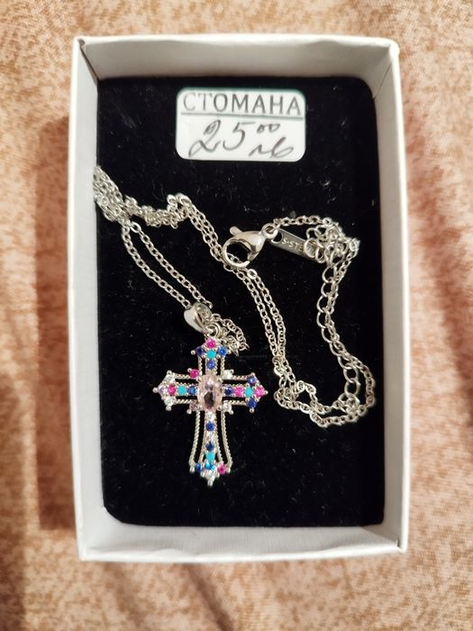 Дамско колие с кръст