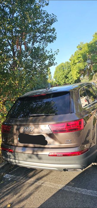 Vând Audi Q7 tdi anul 2017 cinci locuri